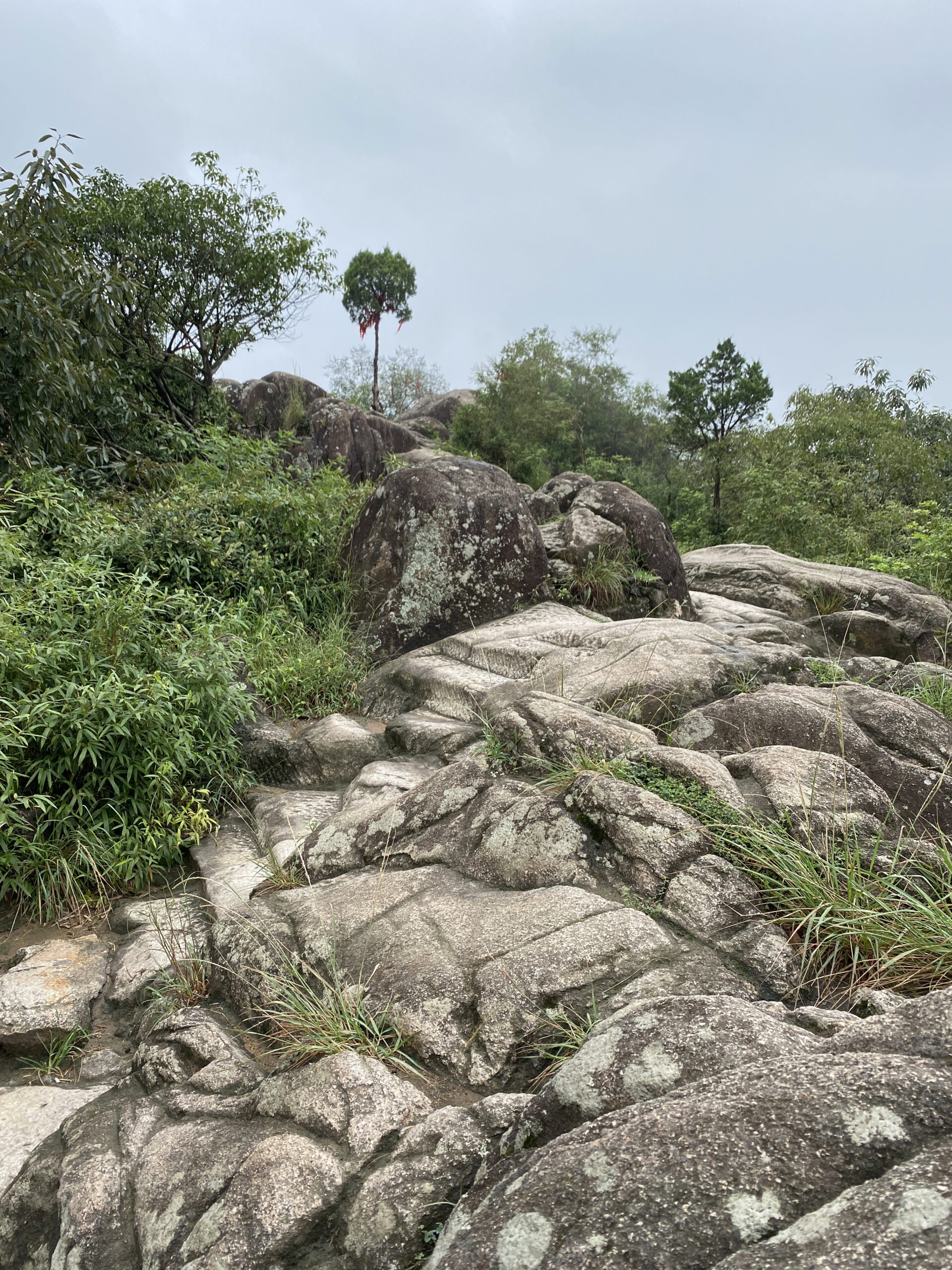 灵岩山